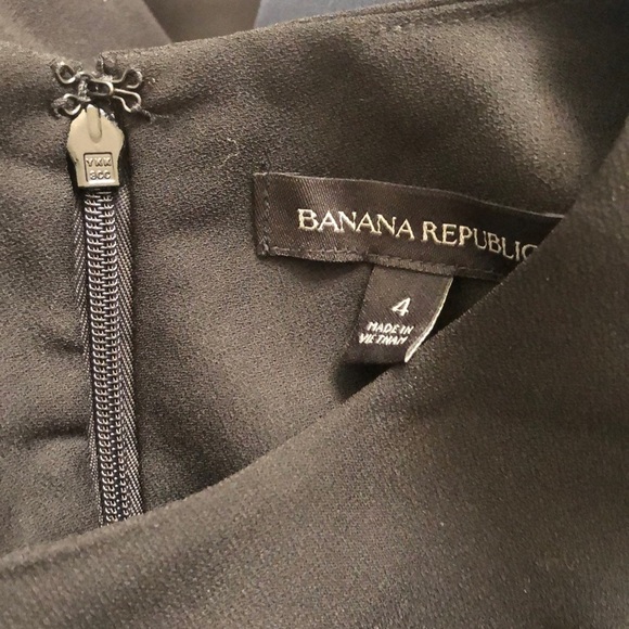 BANANA REPUBLIC CASUAL BLACK DRESS WITH WHITE STRIPE DETAIL - Picture 4 of 5